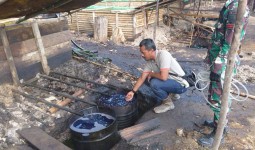 Penyulingan Minyak Ilegal di Palaran Samarinda Diamankan Polisi