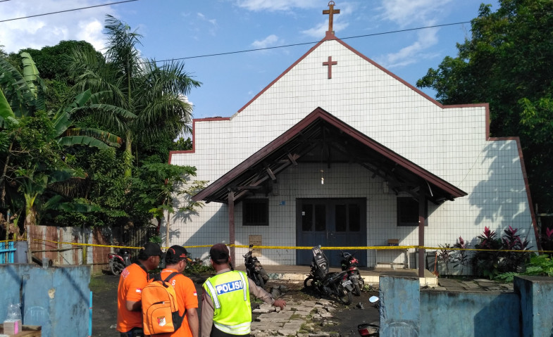  Orang  Tua  Korban Bom Gereja  Oikumene Tolak Wacana 