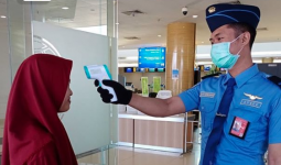 Bandara APT Pranoto Siapkan Thermometer Gun, Petugas dan Penumpang Wajib Diperiksa