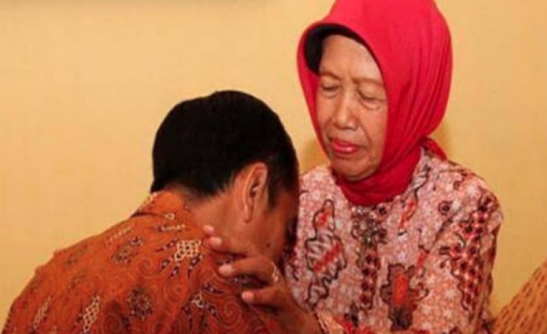 Ibunda Presiden Jokowi Meninggal di Usia 77 Tahun