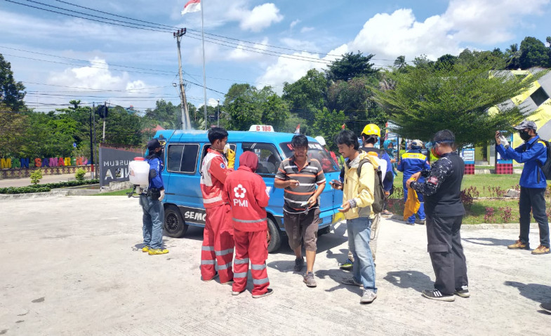 Tak Hanya Ojol, Angkot di Samarinda Juga Disemprot Disinfektan Antisipasi Corona