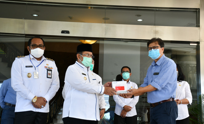 KPC Serahkan Dua Ribu Alat Rapid Test untuk RSUD dan Puskesmas di Kutai Timur