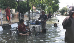 Cerita Warga di Jalan Soetomo yang Merasa Sedih Harus Merayakan Idul Fitri Saat Pandemi dan Banjir