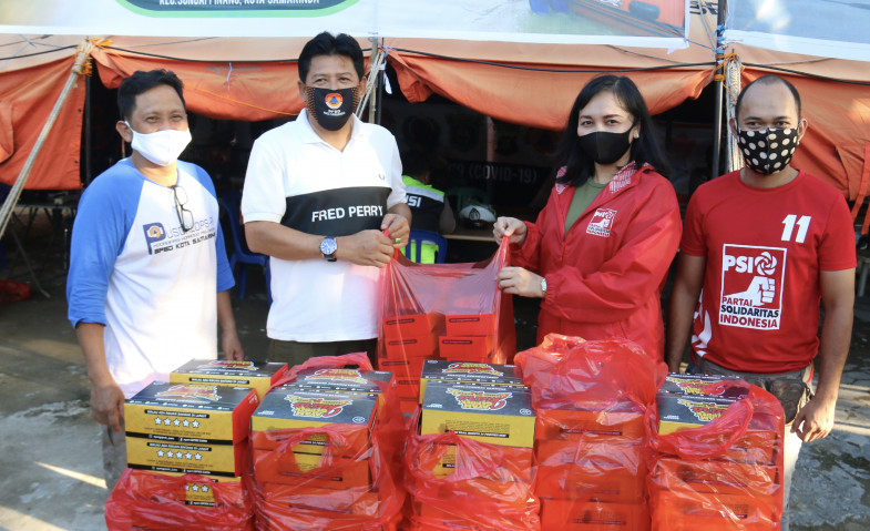 PSI Kaltim Salurkan 1.000 Kotak Makanan Siap Saji untuk Warga Terdampak Banjir di Samarinda