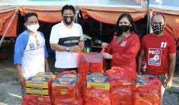 PSI Kaltim Salurkan 1.000 Kotak Makanan Siap Saji untuk Warga Terdampak Banjir di Samarinda