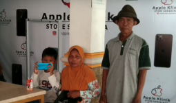 Viral Kakek Pemulung di Samarinda Beli Hp untuk Cucu dengan Uang Koin Sekarung