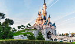 Jelang Natal dan Tahun Baru, Disneyland Perancis Kembali Ditutup