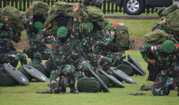 Waasops Panglima TNI Cek Kesiapan Satgas Yonif 611/Awang Long