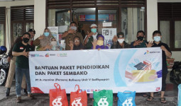 Pertamina RU V Balikpapan Bagikan Paket Sembako dan Peralatan Sekolah di Beberapa Kelurahan