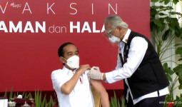 Dosis Pertama Vaksin Covid-19 Sinovac Disuntikkan ke Jokowi