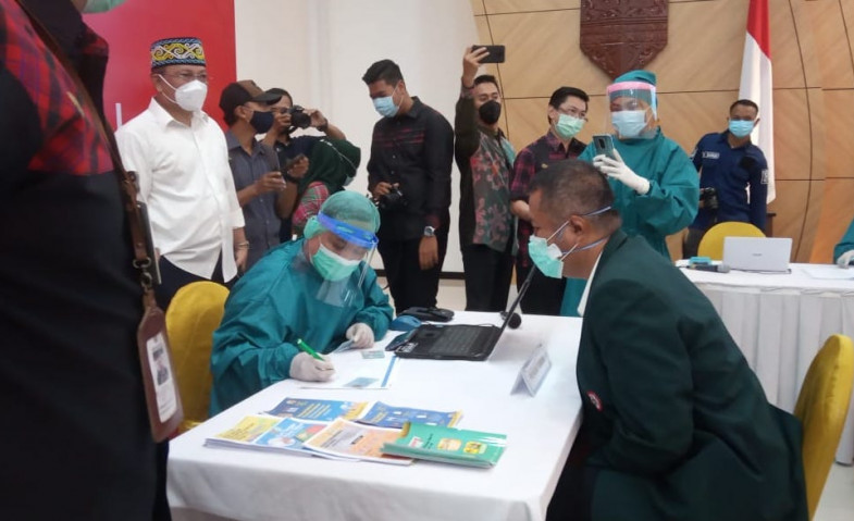 Pejabat Hingga Tokoh Agama di Samarinda Disuntik Vaksin Covid-19, Jaang Ucap Syukur