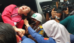Ngamuk-Ngamuk Menolak Ditahan, Kejagung Jemput Paksa Hasnaeni Sang ‘Wanita Emas’ di Rumah Sakit