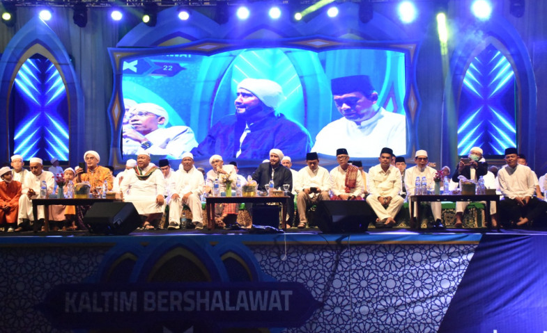 Hadiri Kaltim Bershalawat, Hasanuddin Mas'ud Minta Sebarkan Pesan Kedamaian