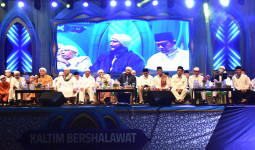 Hadiri Kaltim Bershalawat, Hasanuddin Mas'ud Minta Sebarkan Pesan Kedamaian