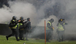Kapolri Sebut 11 Anggota Polisi Tembakkan Gas Air Mata di Stadion Kanjuruhan