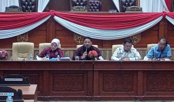 Komisi II DPRD Samarinda Minta Pemkot Kaji Ulang Penertiban PKL di Taman Tepian Mahakam