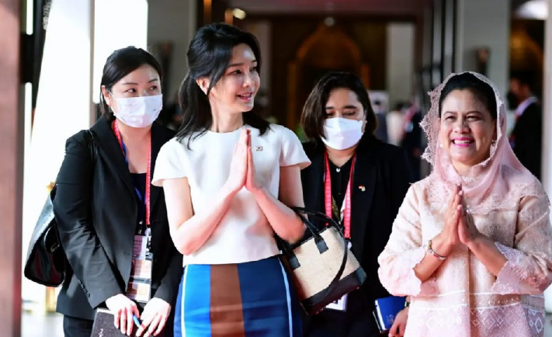 Ketika Istri Presiden Korea Selatan Ngeteh Bareng Iriana Jokowi, Netizen: Seperti Artis Korea