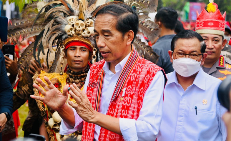 Organisasi Suku Dayak Kalimantan Minta Kuota Khusus TNI-Polri, Jokowi: Jumlahnya di Kapolri