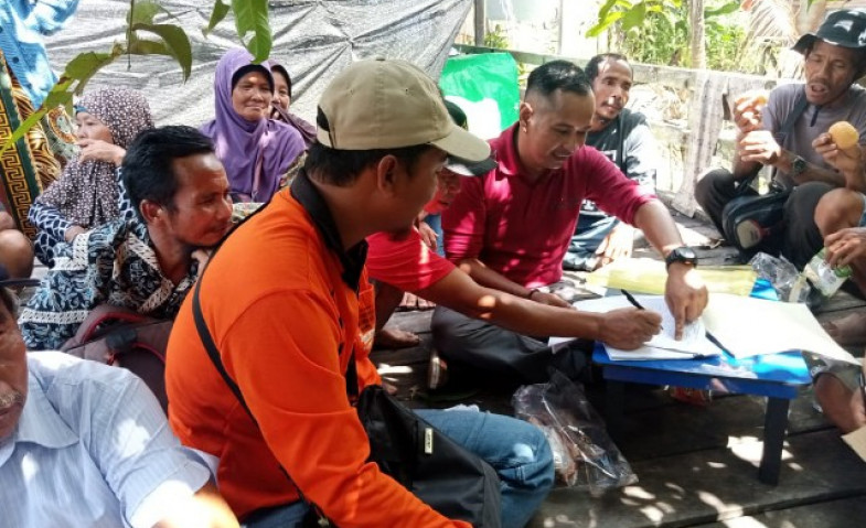 Disbun Kukar Distribusikan Bantuan Pupuk dan Saprodi Untuk Petani Kurang Mampu