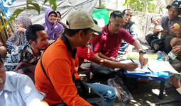 Disbun Kukar Distribusikan Bantuan Pupuk dan Saprodi Untuk Petani Kurang Mampu