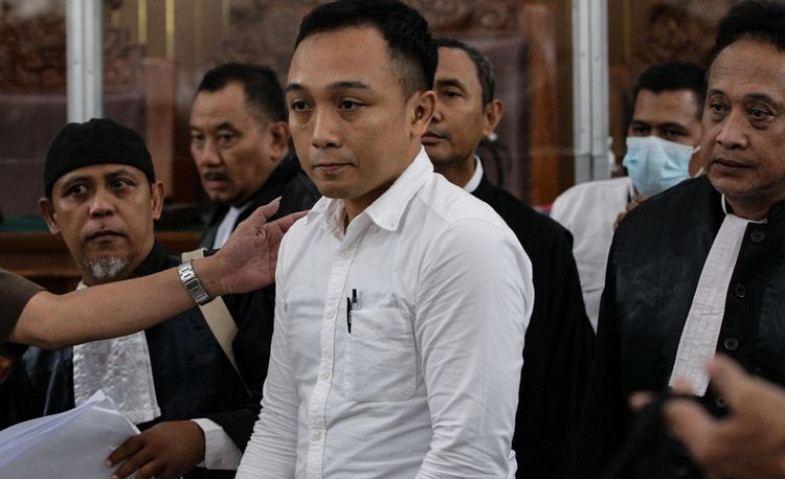 Hakim Semprot Ricky Rizal Soal Transfer Rp 200 Juta dari Rekening Brigadir J: Saudara Ini Sudah Membunuh, Disuruh Mencuri pun Mau