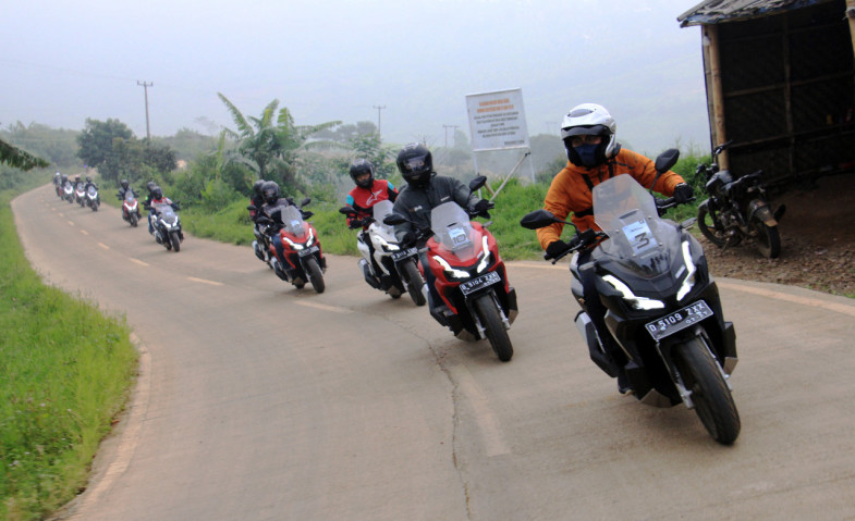 Tips Perjalanan Aman saat Touring Akhir Tahun dari AHM