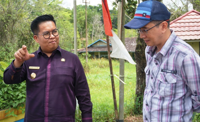 Wabup Rendi Solihin Tinjau Lokasi Pembuatan Patung Soekarno di Sangasanga