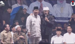 Kemarin Cak Nun Mudah Sebut Jokowi Firaun, Setelah Viral Cak Nun Bilang saat Itu Sedang Kesambet