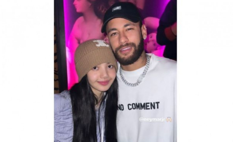 Lisa Blackpink Foto Bareng Neymar Jr di Paris, Pacaran?