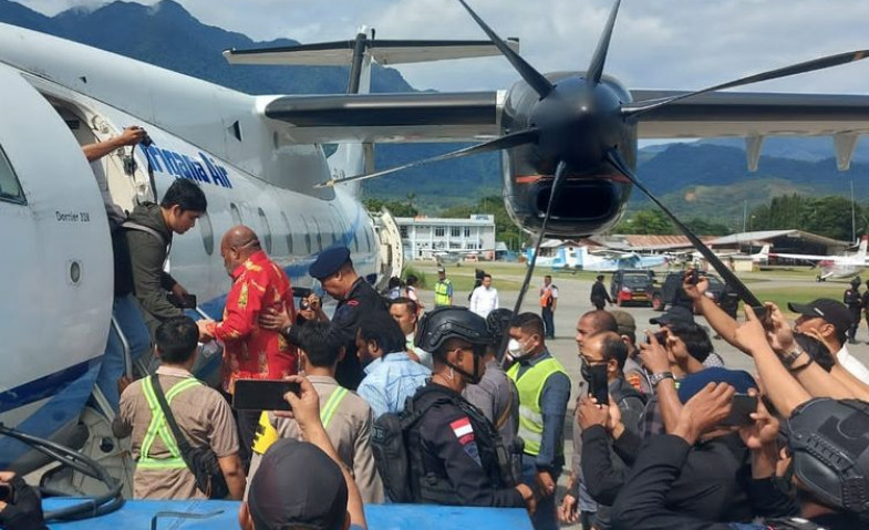 Profil Lukas Enembe, Politisi Demokrat yang Ditangkap KPK dan Massa Pendukungnya Menyerang Mako Brimob