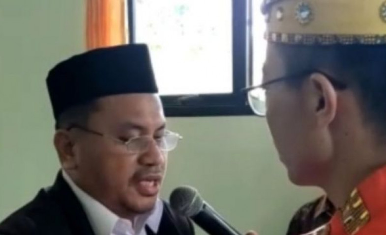 Penghulu Ini Tuntun Akad Nikah Pakai Bahasa China, Sah?