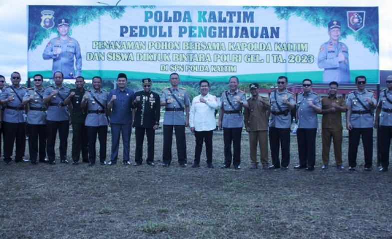 Tanam Pohon di Lingkungan SPN Polda Kaltim, Wabup Kukar Rendi Solihin Harap Siswa Dapat Merawat Tanaman