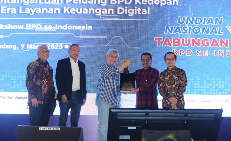 Puluhan Nasabah bank bjb Menangkan Undian Nasional Simpeda di Padang