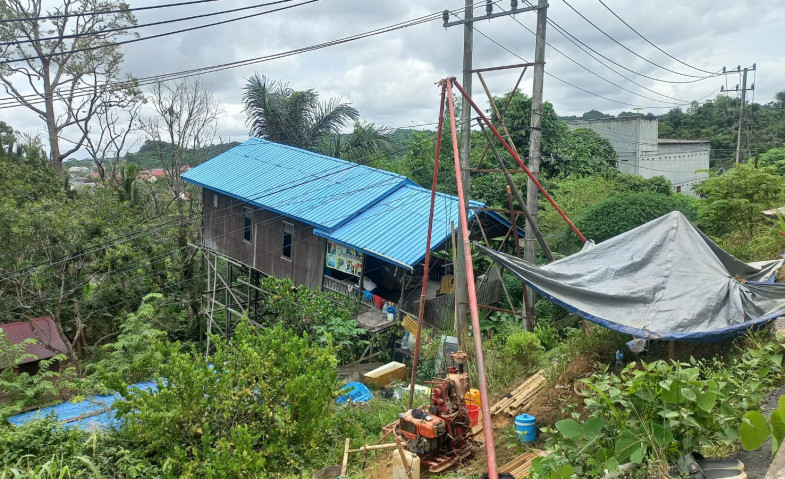 Pemkot Samarinda Bantu Warga Terdampak Longsor di Sambutan