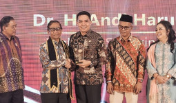 Wali Kota Samarinda Andi Harun Raih Penghargaan Anugerah Tinarbuka 2023