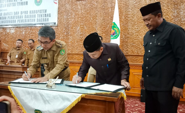 Begini Kata Ketua DPRD Kutim saat Setujui Perda Pedoman Tata Kearsipan