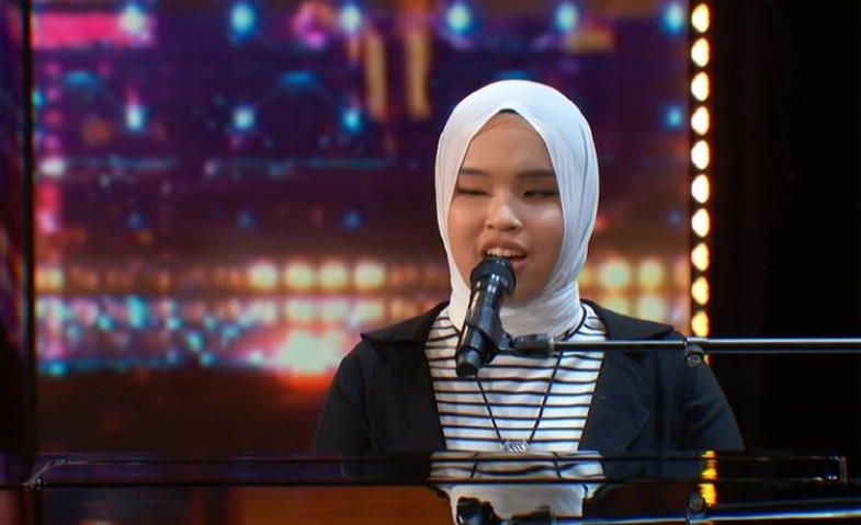Penyanyi Tunanetra asal Indonesia Berprestasi di America's Got Talent yang Bikin Terharu, Putri Ariani Dapat Golden Buzzer