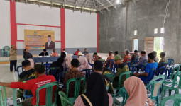 Haji Alung Gelar Sosper Layanan Informasi Publik di Desa Kota Bangun II