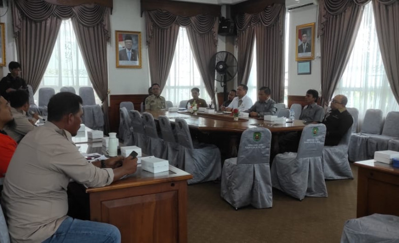 Komisi D DPRD Kutim Sarankan Disnakertrans Selesaikan Permasalahan PHK Sepihak Karyawan PT AEL