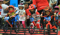 Serunya Mini Race Balance Bike Kaltim Fest di Samarinda Convention Hall