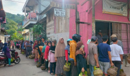 Warga Samarinda Kesulitan Peroleh Tabung Gas 3Kg, Rela Keliling Agen Sampai Warung