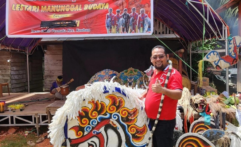Anggota Komisi B DPRD Kutim Faizal Rachman Kagum Anak Muda Desa Bukit Makmur Masih Jaga Tradisi Leluhur