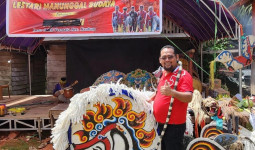 Anggota Komisi B DPRD Kutim Faizal Rachman Kagum Anak Muda Desa Bukit Makmur Masih Jaga Tradisi Leluhur