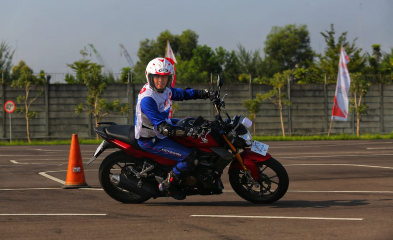 Budayakan Safety Riding! Ini Tips #Cari_Aman Berkendara di Jalan dari Astra Motor Kaltim 2