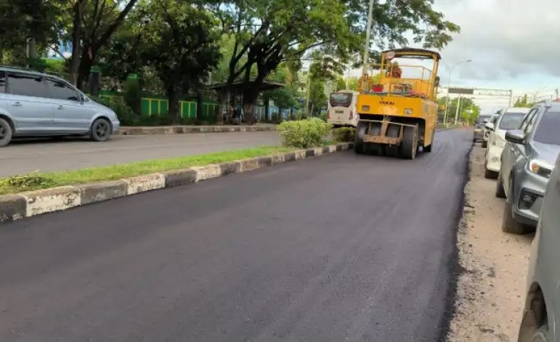 Jalan Abdul Wahab Syahranie Sangatta Kembali Dipermak