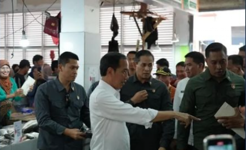 Jokowi Apresiasi Digitalisasi Pasar Merdeka di Samarinda