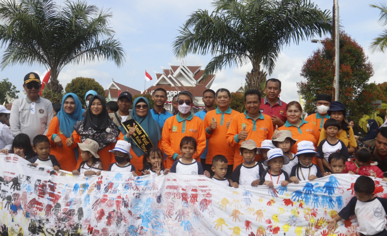 Peringatan HAN 2023 di Kutim Berlangsung Meriah, Ratusan Anak Ikuti Senam Bersama dan Finger Painting