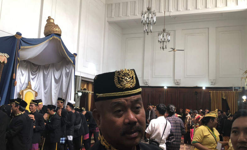 Menandai Berakhirnya Erau 2023, Bupati Kukar Edi Damansyah Hadiri Prosesi Perebahan Tiang Ayu