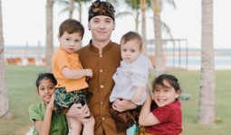 Sampai Meneteskan Air Mata, Celine Evangelista Curhat Stefan William Tak Peduli Lagi ke Anak-anaknya