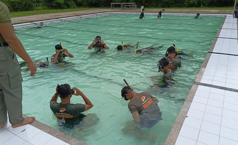 Batalyon A Pelopor Satbrimob Polda Kaltim Latihan Selam Selama Lima Hari